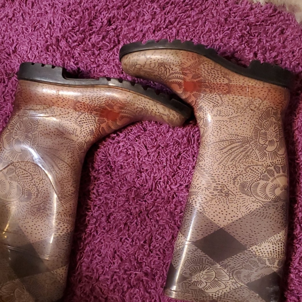 Burberry Rain Boots 👢 - Picture 8 of 16